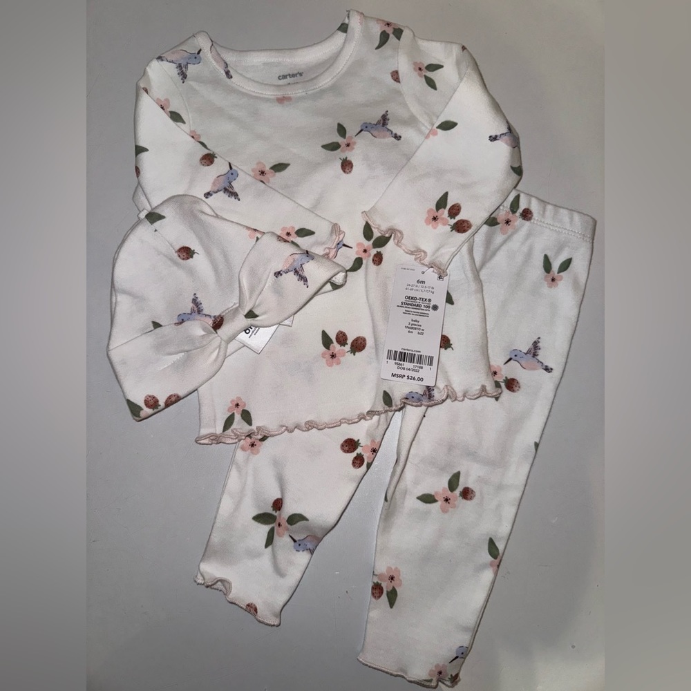 SOLD Carter’s Baby Girl Hummingbird 3- piece set